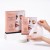 Kobieta stosująca TOEO Sheep Placenta Extract Sheet Mask z ekstraktem z łożyska owczego poprawiającą jędrność, elastyczność i nawilżenie skóry.